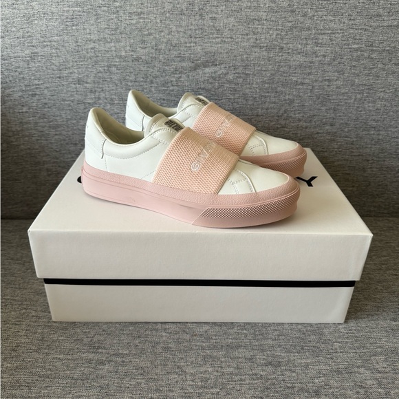 Givenchy City Sneakers in size 37.5–7 US. NIB.! - Picture 2 of 9
